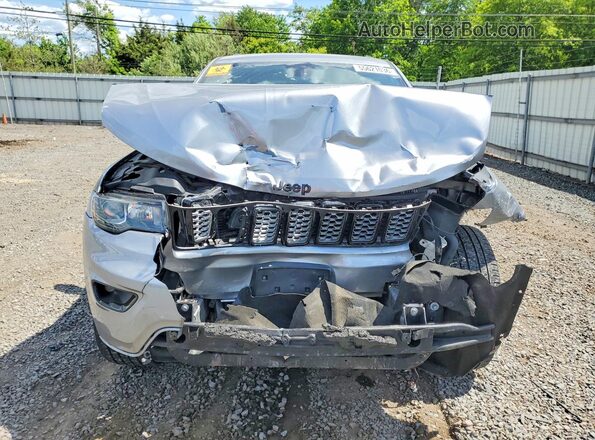 1C4RJFAG4JC259092 2018 JEEP GRAND Silver Widok z przodu