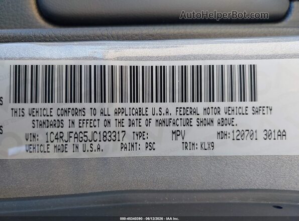 1C4RJFAG5JC183317 2018 JEEP GRAND CHEROKEE Silver Engine compartment view