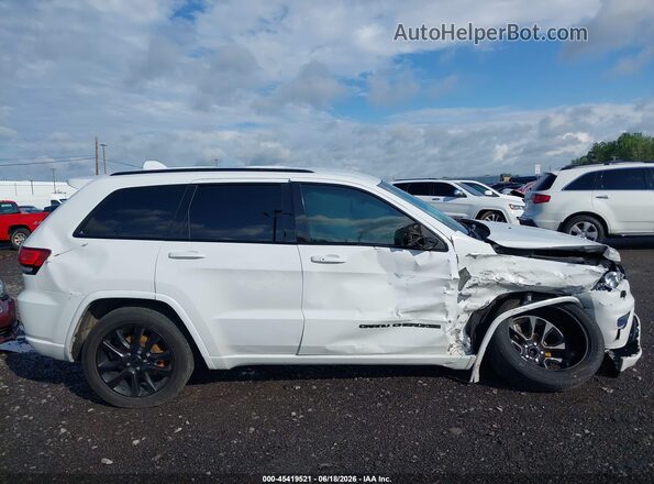 1C4RJFAG6JC258820 2018 JEEP GRAND CHEROKEE Белый Вид задней части салона