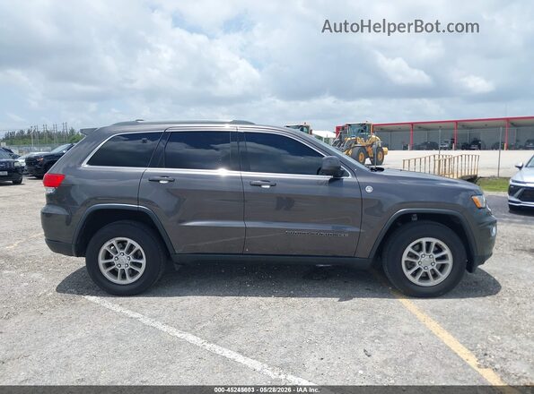 1C4RJFAG6KC837002 2019 JEEP GRAND CHEROKEE Gray Vista interior trasera