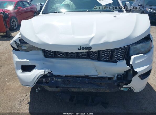 1C4RJFAG8HC927079 2017 JEEP GRAND CHEROKEE White Front view