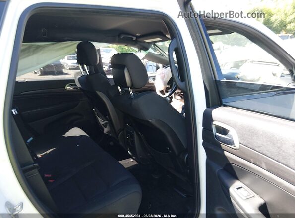 1C4RJFAG8JC309749 2018 JEEP GRAND CHEROKEE White VIN կոդի պիտակի տեսք