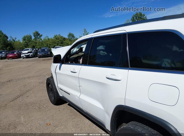 1C4RJFAG8JC309749 2018 JEEP GRAND CHEROKEE White Սալոնի 360 աստիճան տեսք