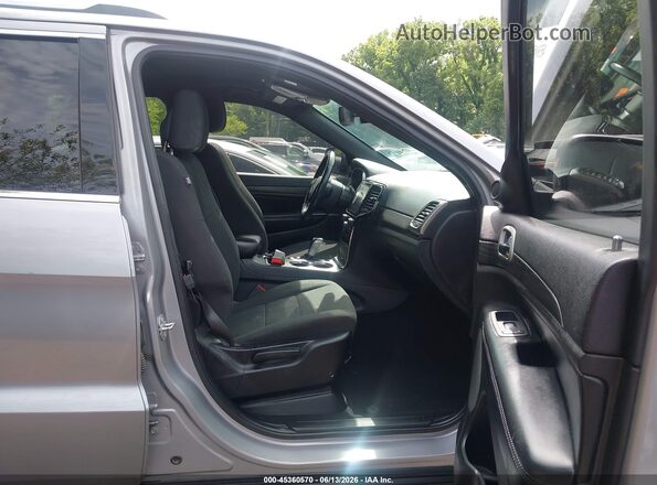 1C4RJFAG9KC653219 2019 JEEP GRAND CHEROKEE Silver წინა სალონის ხედი