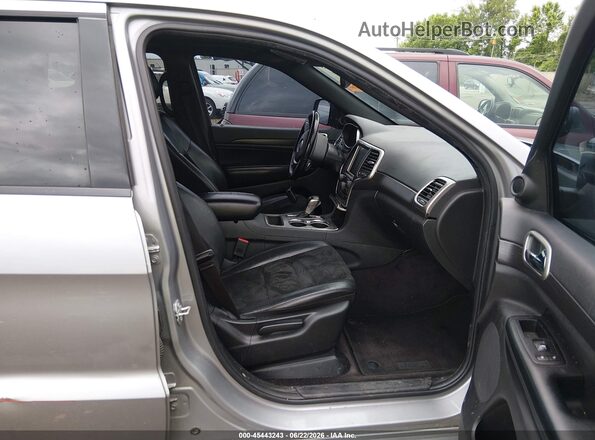 1C4RJFAGXHC704610 2017 JEEP GRAND CHEROKEE Серый Вид салона спереди