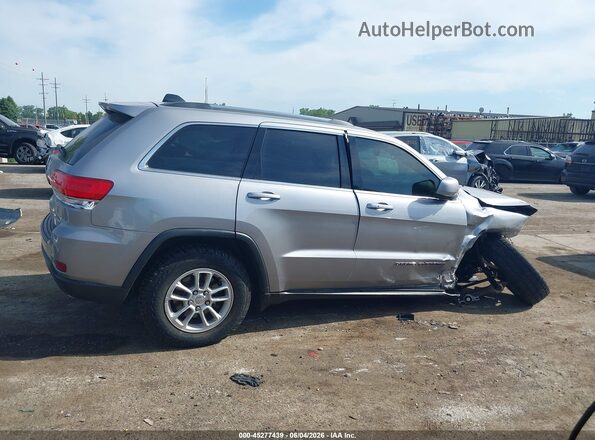 1C4RJFAGXJC342932 2018 JEEP GRAND CHEROKEE Silver უკანა სალონის ხედი