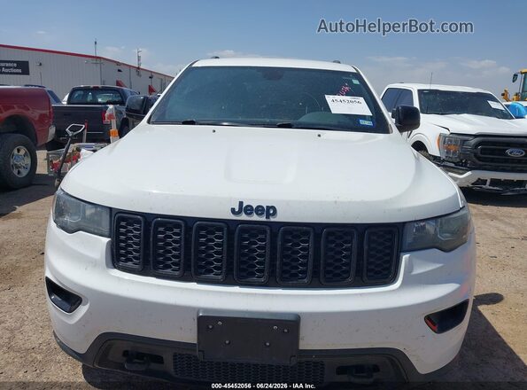 1C4RJFAGXJC370326 2018 JEEP GRAND CHEROKEE White Front view