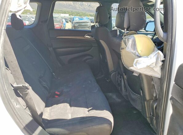 1C4RJFAGXJC405902 2018 JEEP GRAND White Rear interior view
