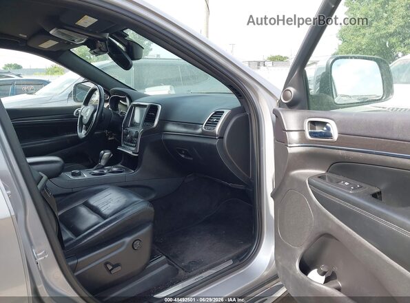 1C4RJFBG0JC294243 2018 JEEP GRAND CHEROKEE Gray Вид салону спереду