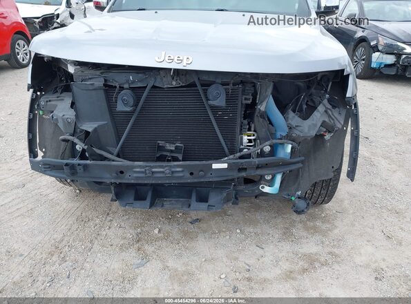 1C4RJFBG0JC379356 2018 JEEP GRAND CHEROKEE Silver Вид спереду