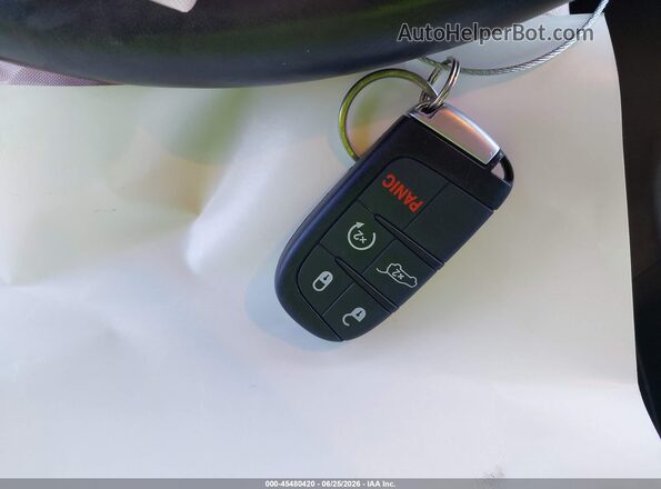 1C4RJFBG0JC493082 2018 JEEP GRAND CHEROKEE Белый Вид панели приборов