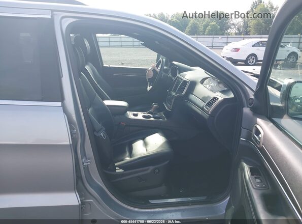 1C4RJFBG2HC809253 2017 JEEP GRAND CHEROKEE Silver Widok wnętrza z przodu