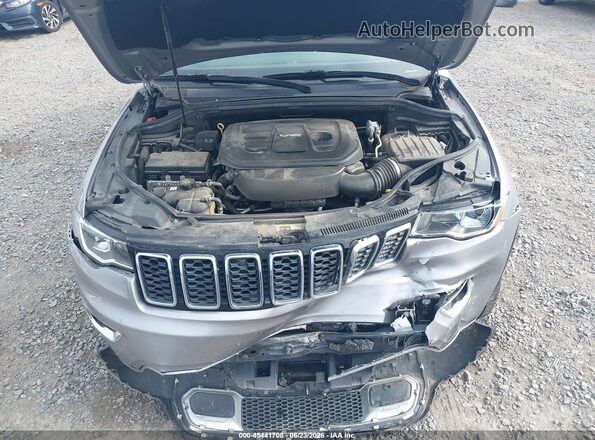 1C4RJFBG2HC809253 2017 JEEP GRAND CHEROKEE Silver Widok z tyłu