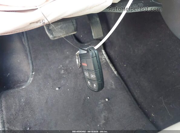 1C4RJFBG2JC332801 2018 JEEP GRAND CHEROKEE Maroon Vista del salpicadero