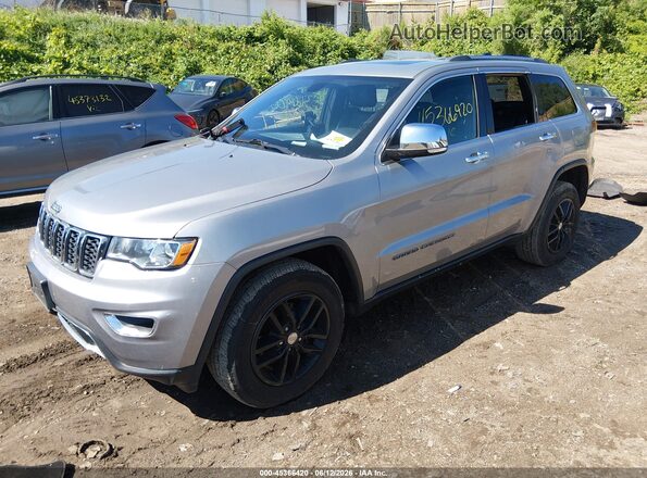 1C4RJFBG2JC379584 2018 JEEP GRAND CHEROKEE Silver Передня ліва чверть