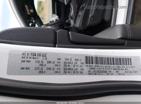 1C4RJFBG2KC683600 2019 JEEP GRAND CHEROKEE White ძრავის განყოფილების ხედი