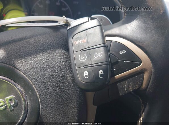 1C4RJFBG3HC862009 2017 JEEP GRAND CHEROKEE Черный Вид панели приборов