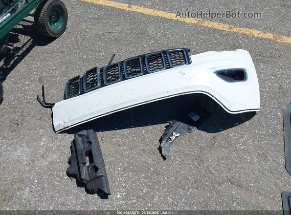 1C4RJFBG3JC406761 2018 JEEP GRAND CHEROKEE White Instrument cluster view