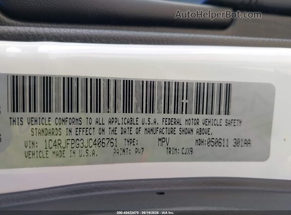 1C4RJFBG3JC406761 2018 JEEP GRAND CHEROKEE White Engine compartment view