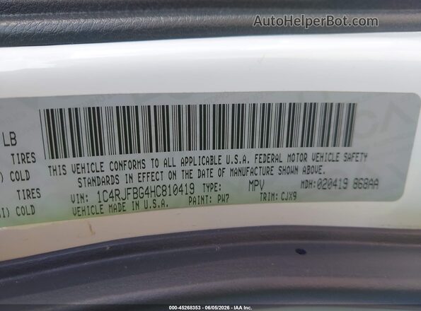 1C4RJFBG4HC810419 2017 JEEP GRAND CHEROKEE White Engine compartment view