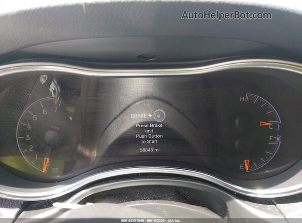 1C4RJFBG5MC673498 2021 JEEP GRAND CHEROKEE Red Widok tylnych siedzeń