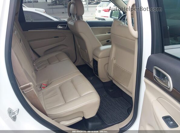 1C4RJFBG6HC822247 2017 JEEP GRAND CHEROKEE White Widok naklejki z numerem VIN