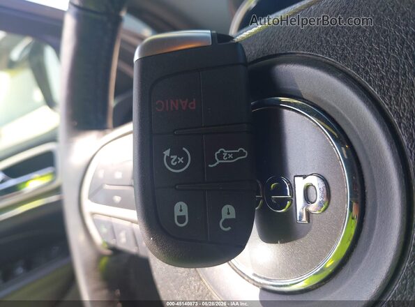 1C4RJFBG6JC225783 2018 JEEP GRAND CHEROKEE White Vista del salpicadero