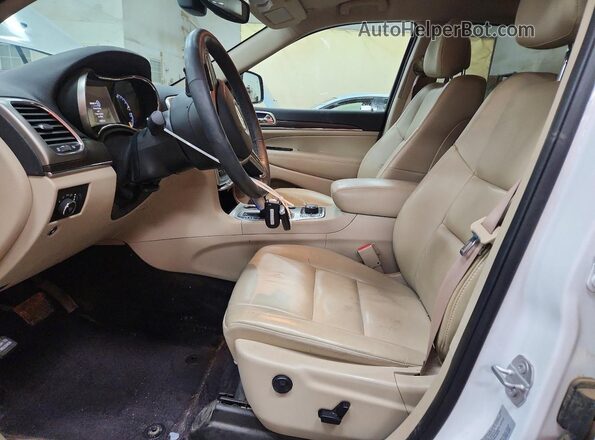 1C4RJFBG7HC802864 2017 JEEP GRAND White Front interior view