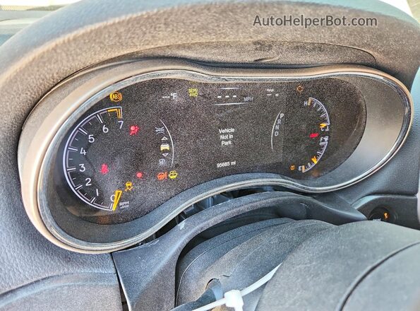 1C4RJFBG8HC900303 2017 JEEP GRAND Silver ხელსაწყოთა პანელის ხედი