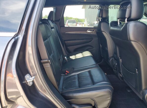 1C4RJFBGXGC393967 2016 JEEP GRAND Gray Rear interior view