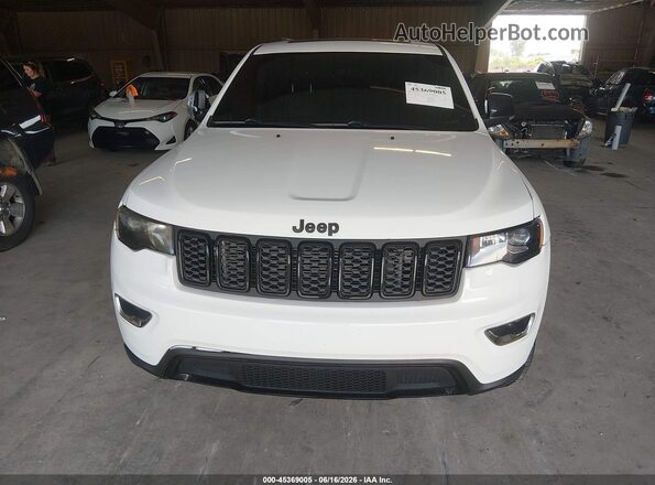 1C4RJFBGXHC862086 2017 JEEP GRAND CHEROKEE White Widok zestawu wskaźników