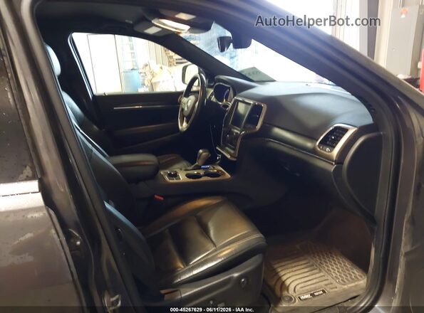 1C4RJFBGXHC887358 2017 JEEP GRAND CHEROKEE Серый Вид салона спереди