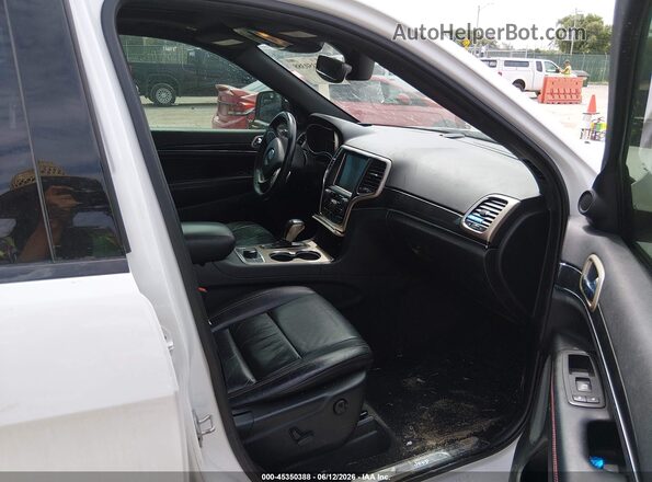 1C4RJFBT7HC640098 2017 JEEP GRAND CHEROKEE White Front interior view