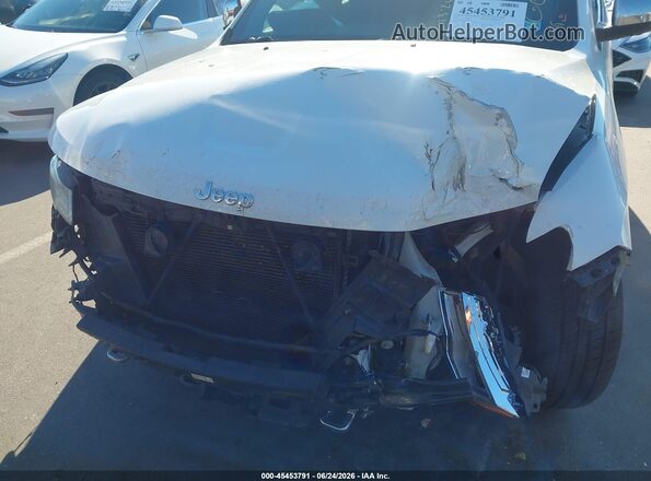 1C4RJFCT3JC166610 2018 JEEP GRAND CHEROKEE White Widok z przodu