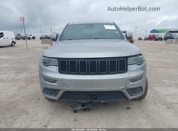 1C4RJFCT4LC136292 2020 JEEP GRAND CHEROKEE Silver Widok wnętrza z tyłu