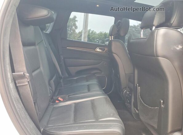 1C4RJFCTXJC256837 2018 JEEP GRAND White Вид задньої частини салону