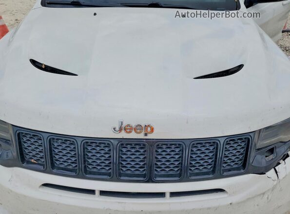 1C4RJFDJ7HC633373 2017 JEEP GRAND White Rear interior view