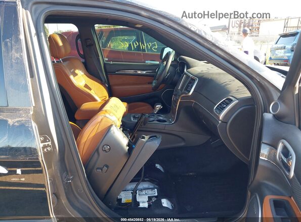 1C4RJFDJ7HC807555 2017 JEEP GRAND CHEROKEE Black Front interior view