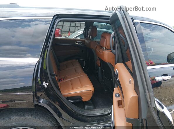 1C4RJFJT8JC340528 2018 JEEP GRAND CHEROKEE Black Widok naklejki z numerem VIN