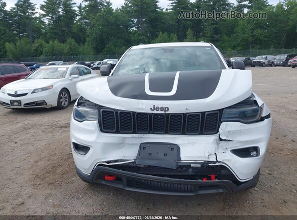 1C4RJFLG1JC507523 2018 JEEP GRAND CHEROKEE White Rear interior view