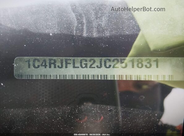 1C4RJFLG2JC251831 2018 JEEP GRAND CHEROKEE Black ძრავის განყოფილების ხედი