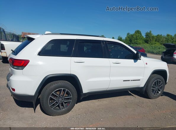 1C4RJFLG3JC405351 2018 JEEP GRAND CHEROKEE White Rear interior view