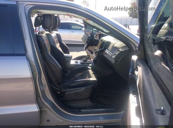 1C4RJFLG4LC288303 2020 JEEP GRAND CHEROKEE Silver Вид салону спереду