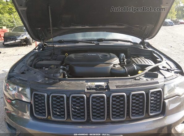 1C4RJFLGXJC211240 2018 JEEP GRAND CHEROKEE Gray Вид ззаду