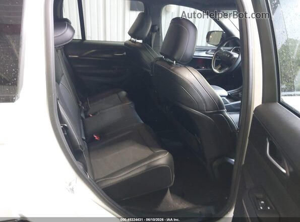 1C4RJHAG2PC645983 2023 JEEP GRAND CHEROKEE White VIN კოდის სტიკერის ხედი