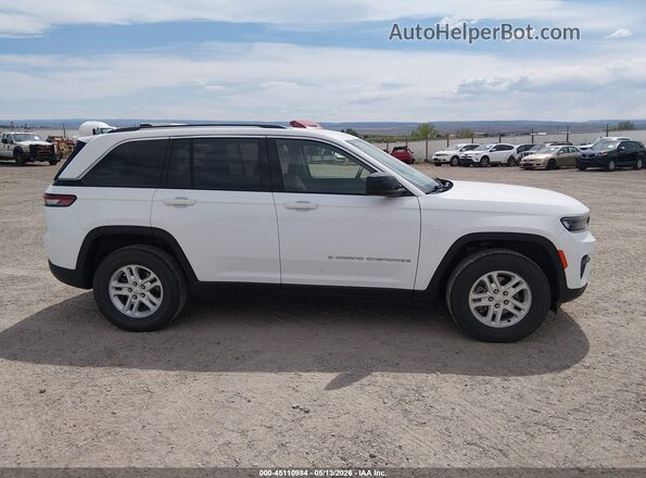 1C4RJHAG3PC625323 2023 JEEP GRAND CHEROKEE White Rear interior view