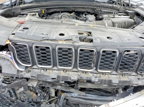 1C4RJHAG4PC537672 2023 JEEP CHEROKEE Silver Вид підкапотного простору