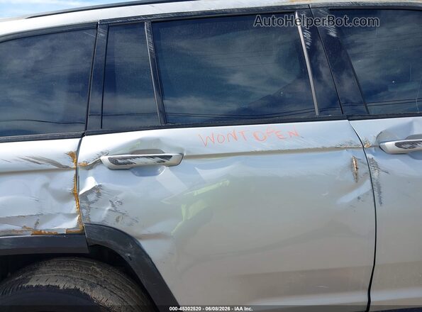 1C4RJHAG5SC363880 2025 JEEP GRAND CHEROKEE Silver VIN կոդի պիտակի տեսք