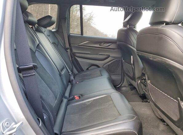 1C4RJHAG9SC364532 2025 JEEP GRAND Silver Widok wnętrza z tyłu