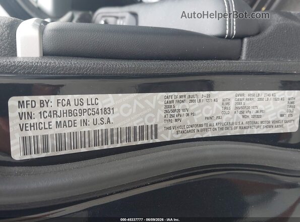 1C4RJHBG9PC541831 2023 JEEP GRAND CHEROKEE Black Vista del compartimento del motor
